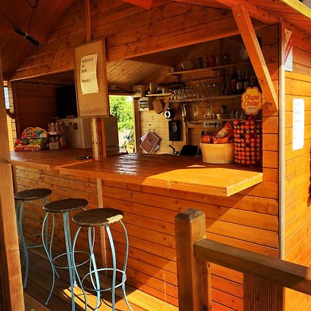 Camping De La Ferme Aux Anesses, Mobil Home Sofia2 Бресюир Экстерьер фото