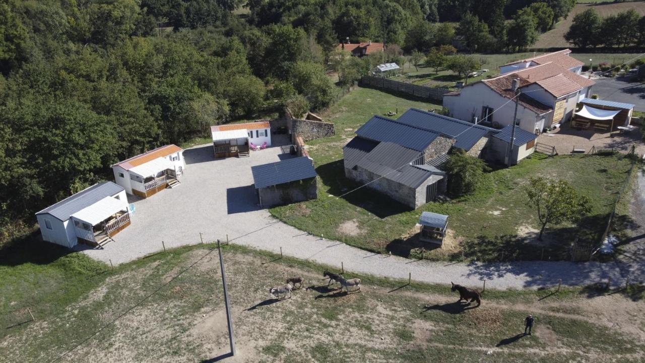 Camping De La Ferme Aux Anesses, Mobil Home Sofia2 Бресюир Экстерьер фото